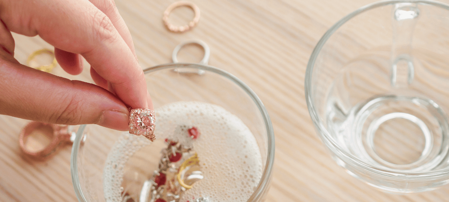 Schmuck richtig pflegen – Tipps für Glanz & Haltbarkeit